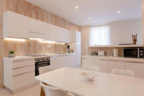 3 ROOMS - DOWNTOWN CANNES - 2 MIN FROM PALAIS Festivals